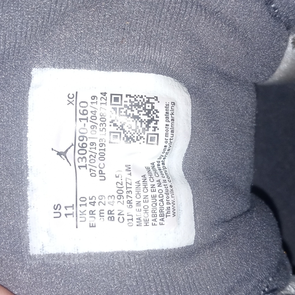 Jordan 12 Retro - Picture 5 of 12